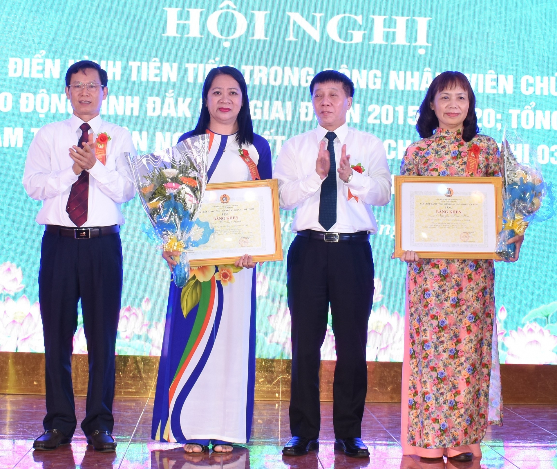 Liên đoàn Lao động tỉnh Đắk Lắk: Tuyên dương điển hình tiên tiến giai đoạn 2015-2020 lien doan lao dong tinh dak lak tuyen duong dien hinh tien tien giai doan 2015 2020