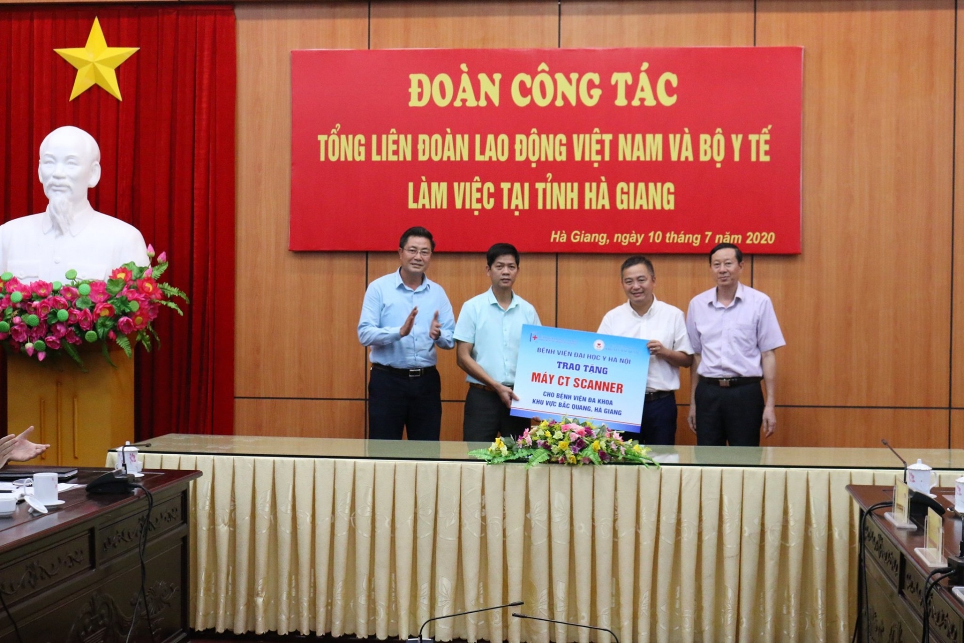 Đoàn công tác Tổng Liên đoàn Lao động Việt Nam và Bộ Y tế làm việc tại Hà Giang doan cong tac tong lien doan lao dong viet nam va bo y te lam viec tai ha giang