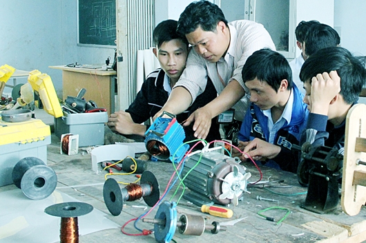 Ban hành đề án “Công đoàn tham gia đào tạo chuyển đổi nghề cho người lao động” ban hanh de an cong doan tham gia dao tao chuyen doi nghe cho nguoi lao dong