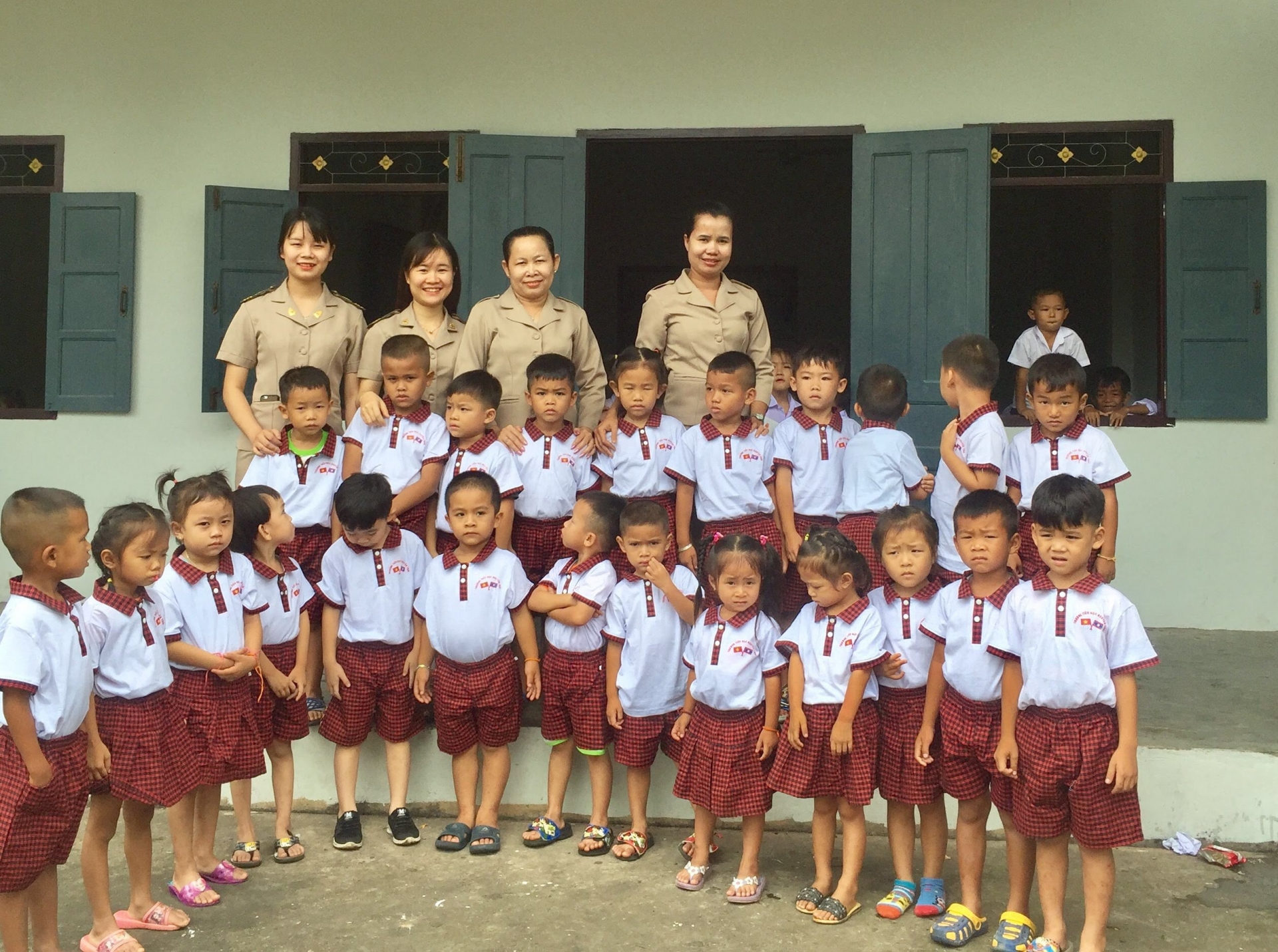 Ban hành chính sách đặc thù dẫn đến đặc cách lỡ dở ban hanh chinh sach dac thu dan den dac cach lo do