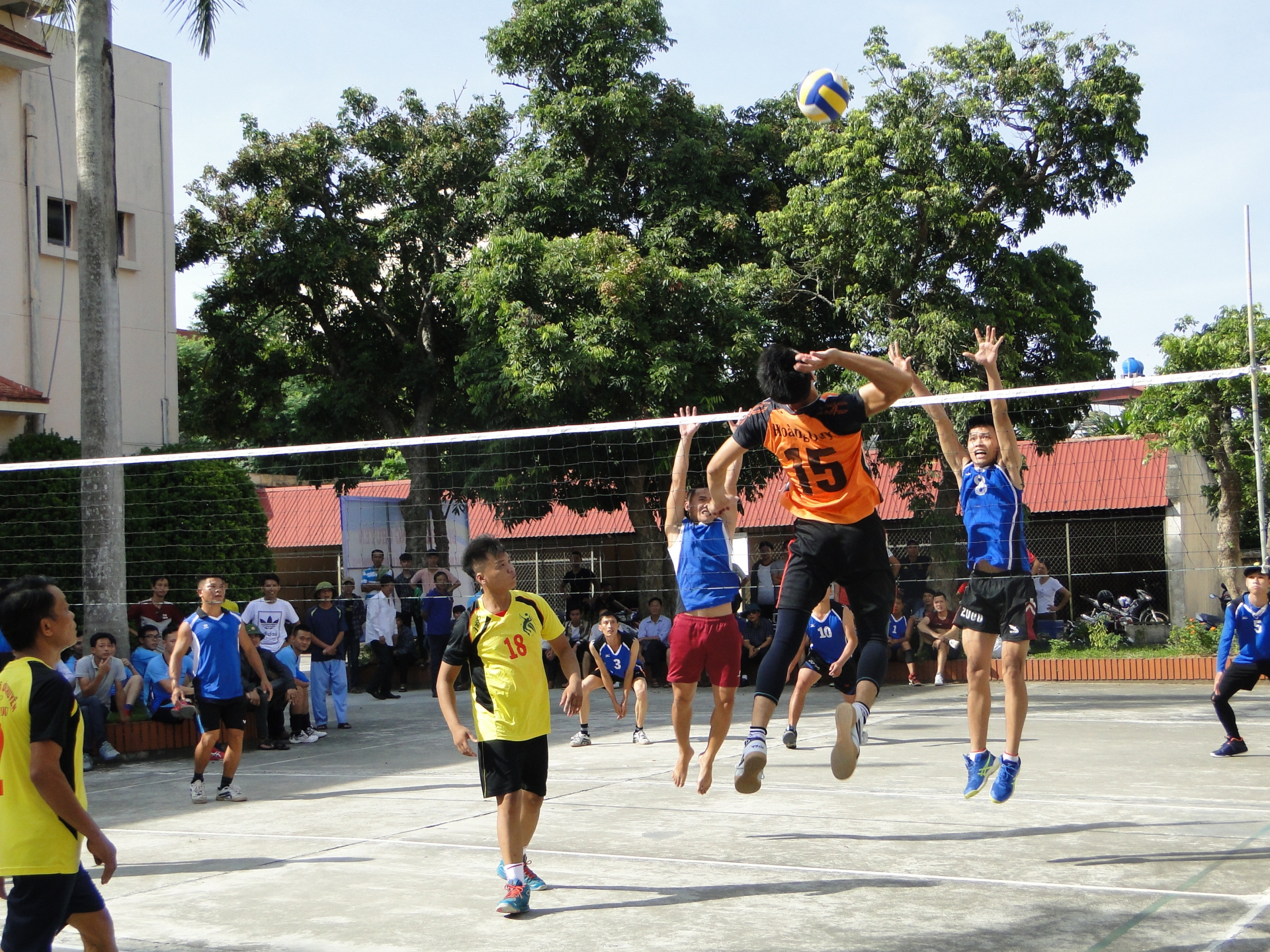 LĐLĐ huyện Quỳnh Phụ tổ chức hoạt động thể thao mừng thành công Đại hội Đảng bộ huyện ldld huyen quynh phu to chuc hoat dong the thao mung thanh cong dai hoi dang bo huyen