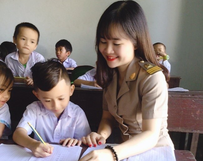 giao vien tinh nguyen day hoc o lao ve se duoc xet tuyen vao vien chuc trong nam 2020