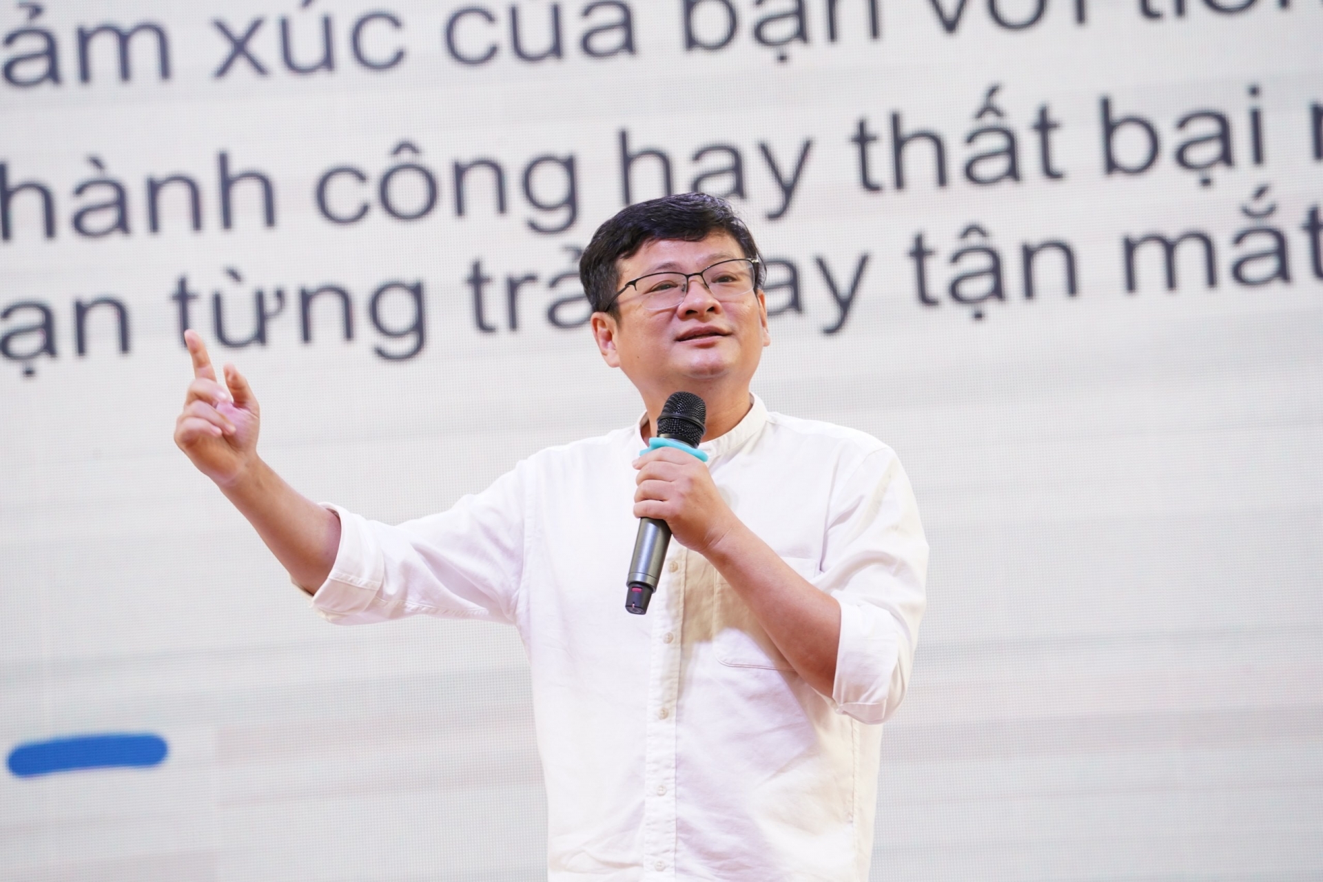 Trực tiếp: "Tọa đàm quản lý chi tiêu và giải pháp hạn chế sử dụng tiền mặt trong CN" truc tiep to a da m quan ly chi tieu va giai phap han che su dung tien mat trong cn