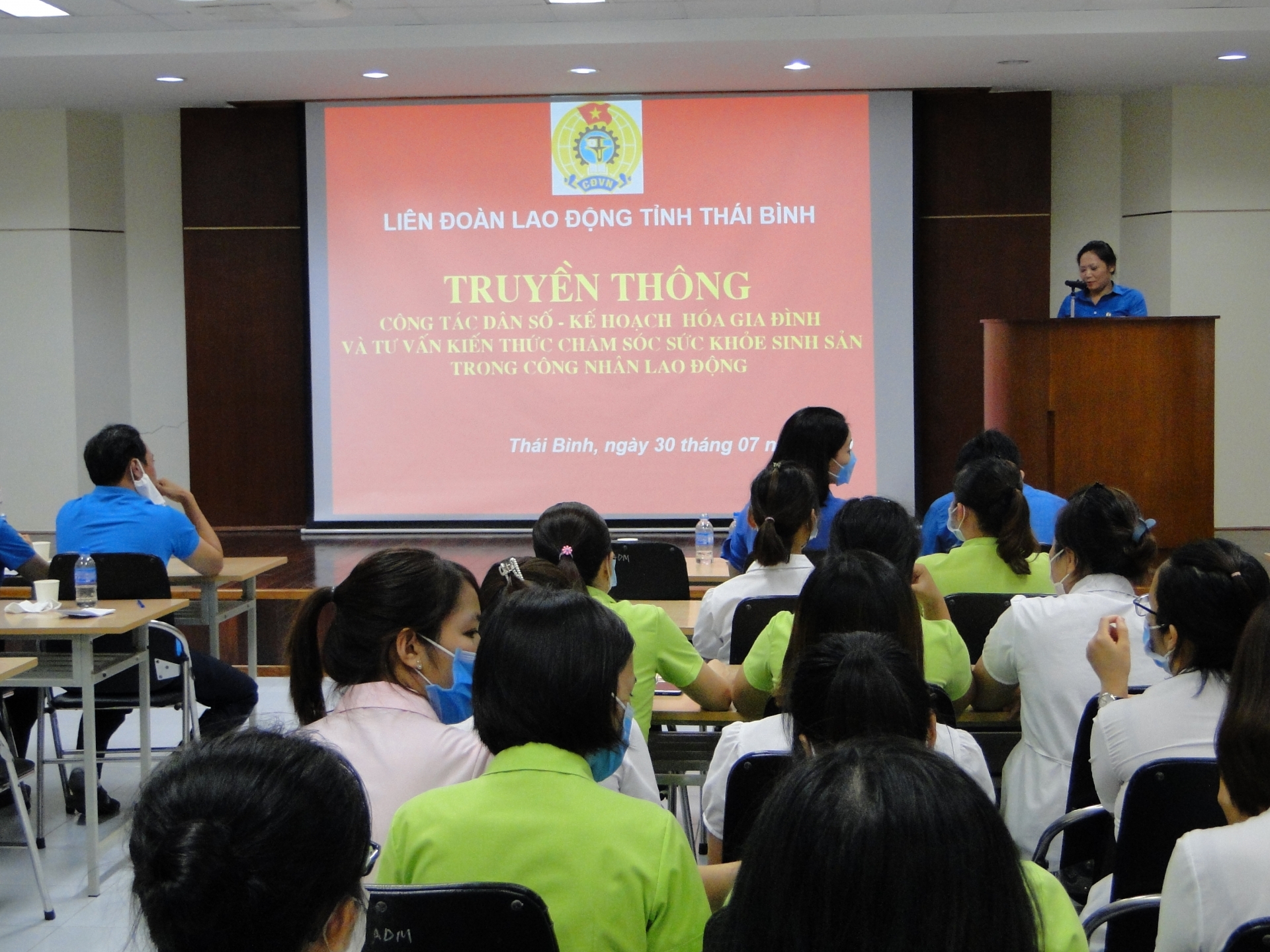 Hơn 300 đoàn viên được truyền thông về công tác dân số, chăm sóc sức khỏe sinh sản hon 300 doan vien duoc truyen thong ve cong tac dan so cham soc suc khoe sinh san