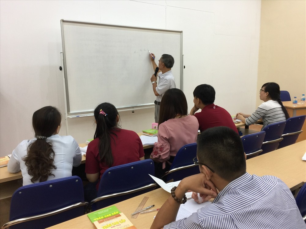 Hành trình ngược của những công nhân trí thức