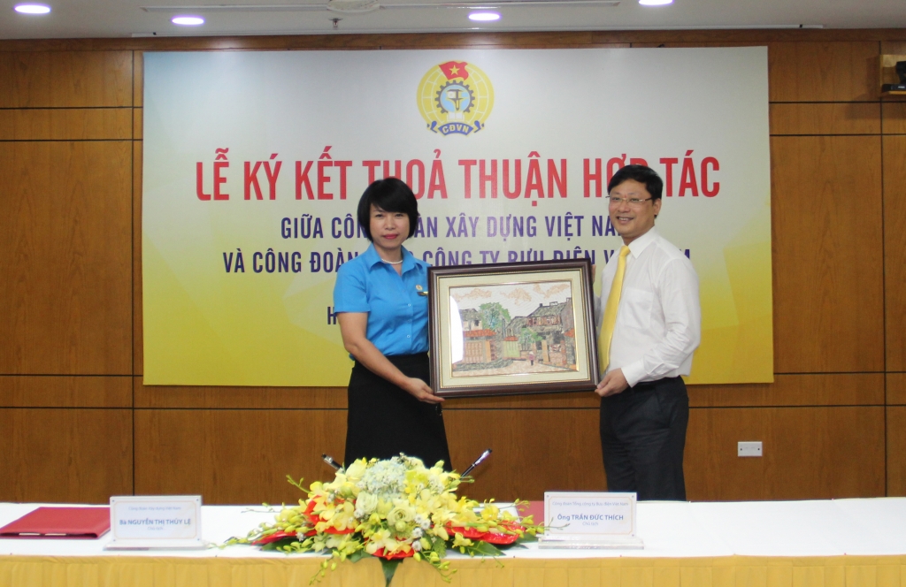 Công đoàn Xây dựng và Bưu điện hợp tác vì phúc lợi cho đoàn viên và người lao động cong doan xay dung va buu dien hop tac vi phuc loi cho doan vien va nguoi lao dong