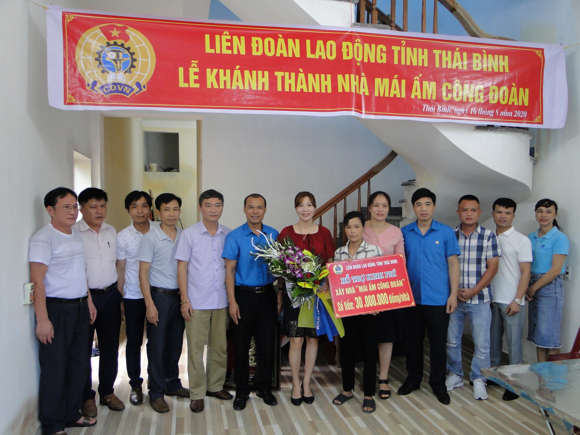 Liên đoàn Lao động huyện Tiền Hải kinh phí hỗ trợ đoàn viên xây nhà mái ấm 1314 6 15