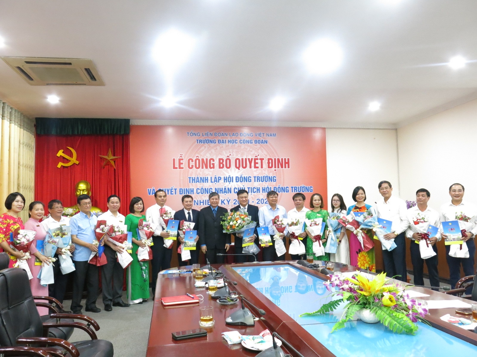 undefined 5439 hoidongtruong