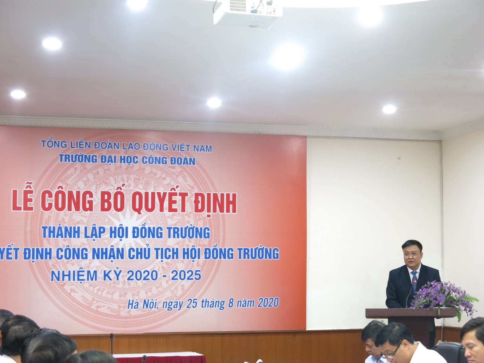 undefined 5447 lecaothangphatbieu