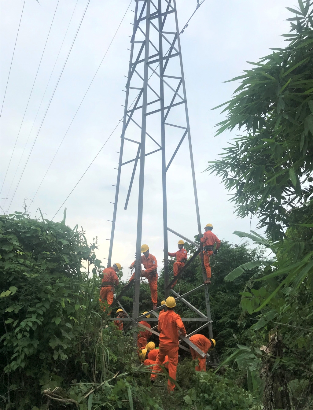 Tiềm ẩn nhiều nguy cơ từ những vụ trộm cắp, phá hoại công trình điện tiem an nhieu nguy co tu nhung vu trom cap pha hoai cong trinh dien