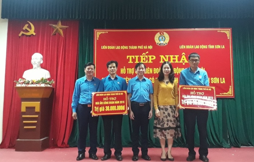 Hỗ trợ 2 mái ấm công đoàn cho công nhân viên chức lao động tỉnh Sơn La