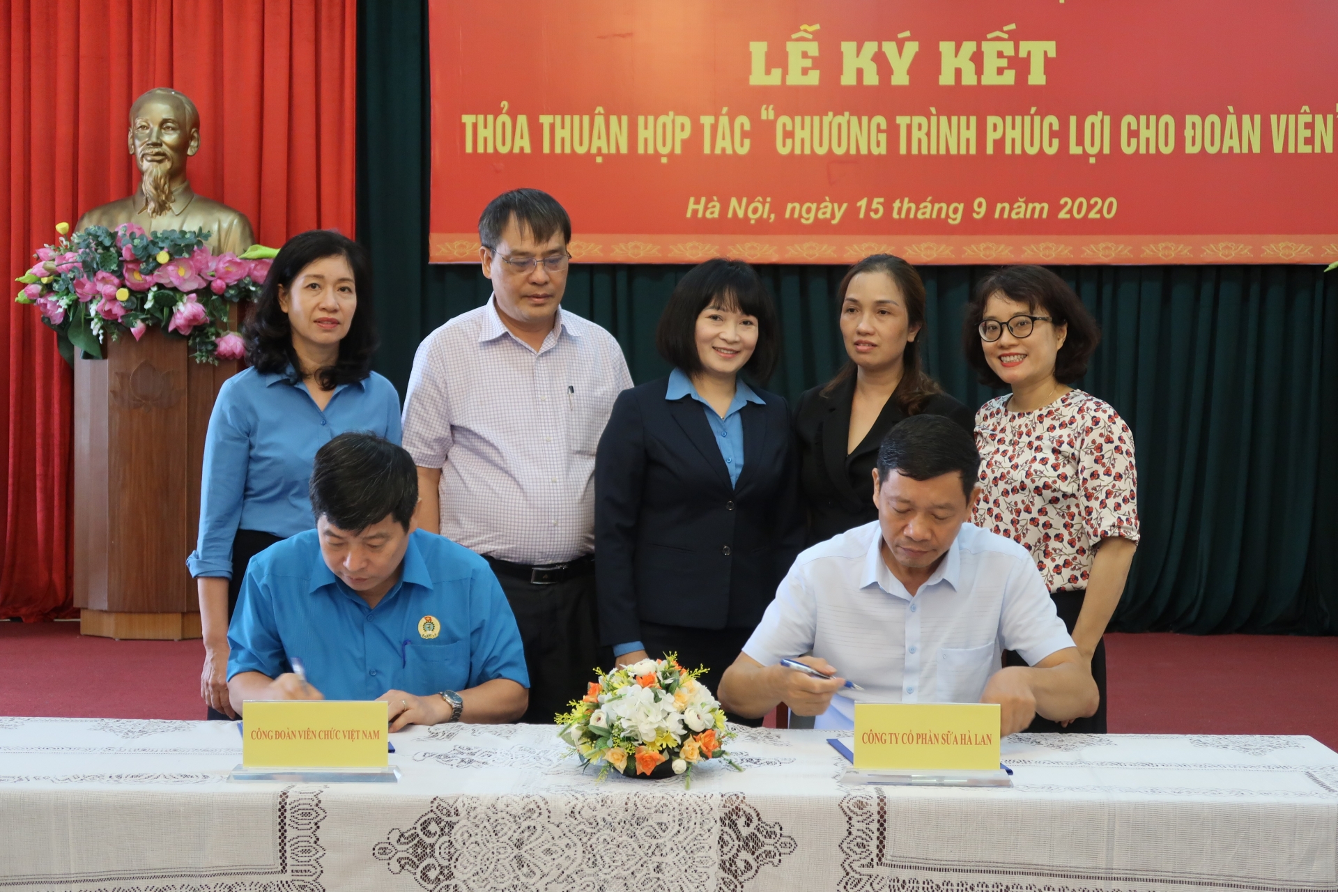 Ký kết thỏa thuận hợp tác về “Chương trình phúc lợi cho đoàn viên” Ký kết thỏa thuận hợp tác về “Chương trình phúc lợi cho đoàn viên”