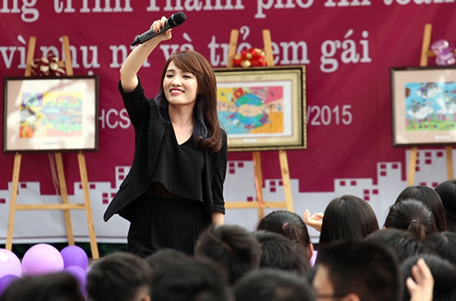 de phu nu va tre em gai an toan tren cac phuong tien cong cong