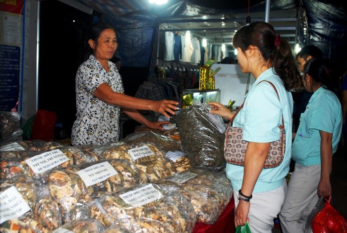 Tuyên truyền, vận động CNVCLĐ tiêu dùng, ủng hộ hàng Việt