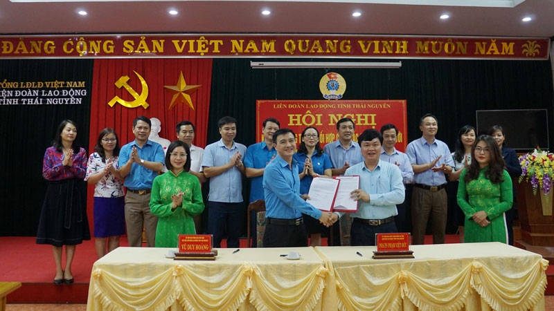 Ký kết chương trình phối hợp công tác với các đơn vị ky ket chuong trinh phoi hop cong tac voi cac don vi