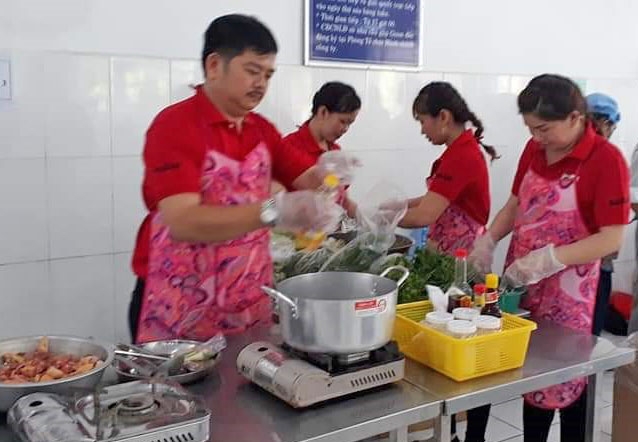 Mọi hoạt động công đoàn đều hướng đến người lao động moi hoat dong cong doan deu huong den nguoi lao dong