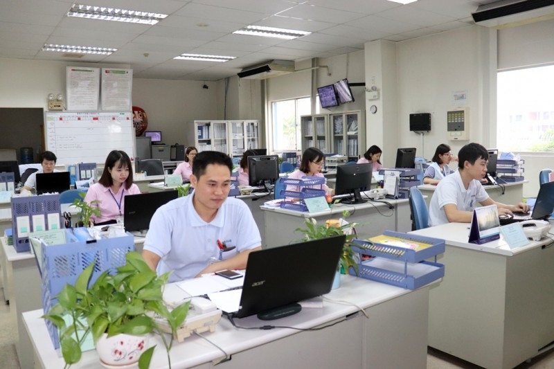 tao dung moi truong lam viec xanh mat than thien