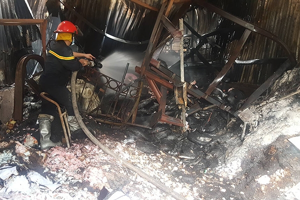 Nguy cơ cháy nổ tại các kho, xưởng hàng nguy co chay no tai cac kho xuong hang