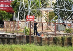 Câu cá dưới cột điện: Đừng đùa với tử thần