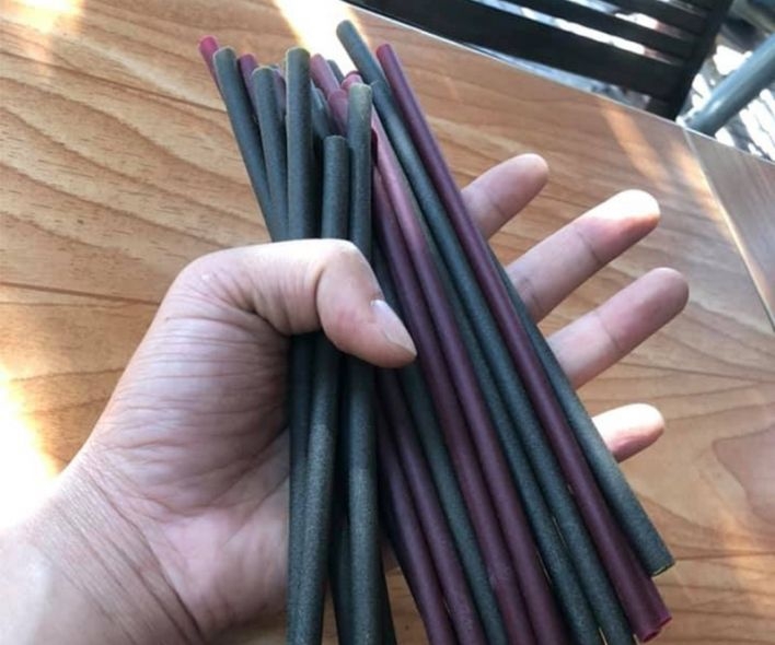 Ống hút làm từ bột gạo thân thiện với môi trường ong hut lam tu bot gao than thien voi moi truong