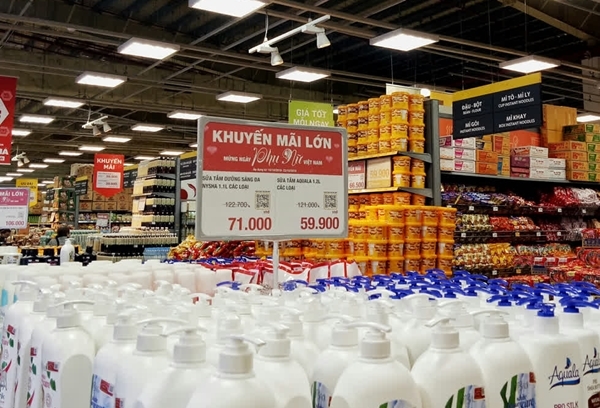 Tràn ngập khuyến mãi "giành" khách mua sắm dịp 20/10 tran ngap khuyen mai gianh khach mua sam dip 2010