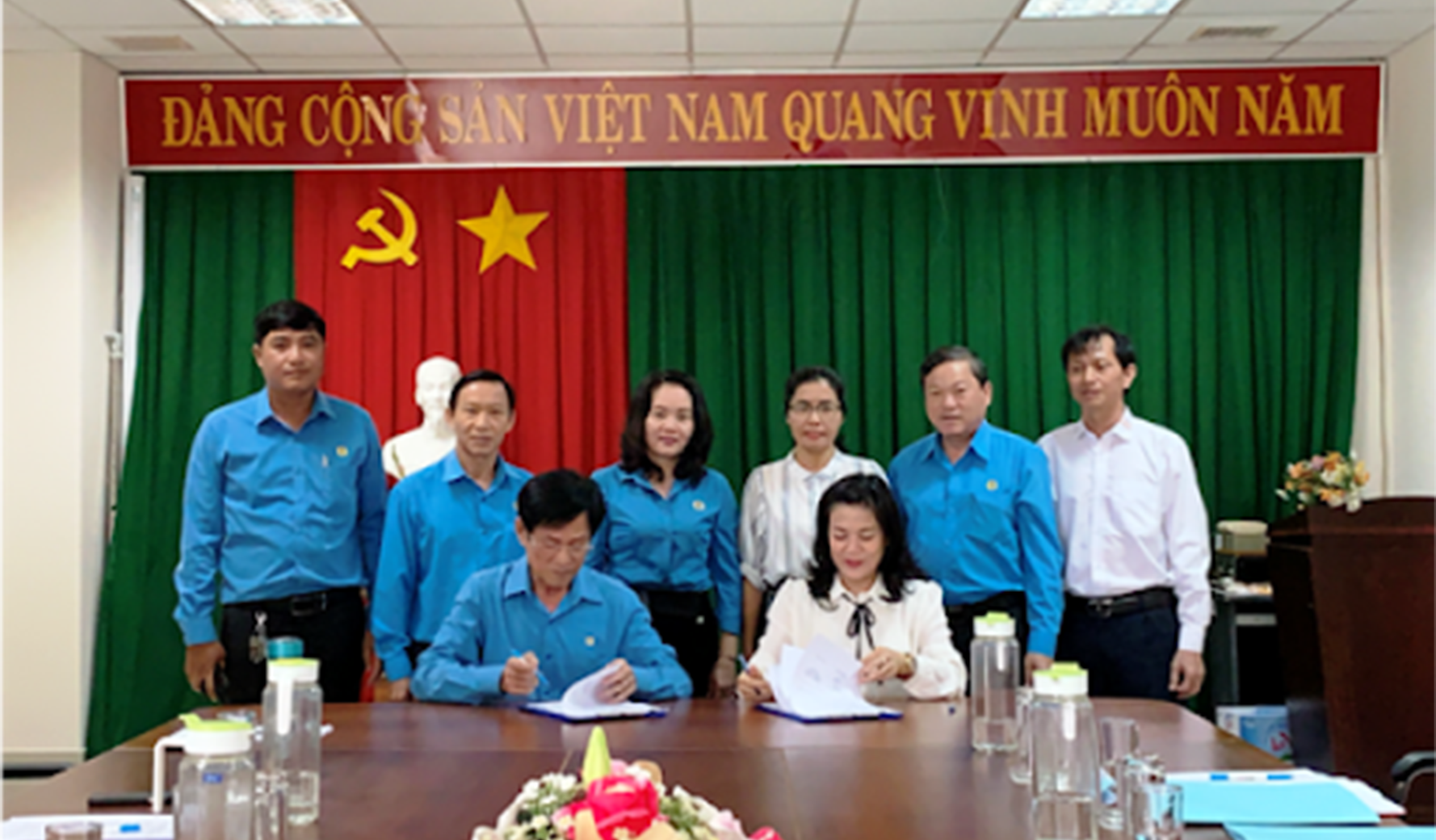 Đại diện người lao động khởi kiện doanh nghiệp nợ lương, bảo hiểm Đại diện người lao động khởi kiện doanh nghiệp nợ lương, bảo hiểm