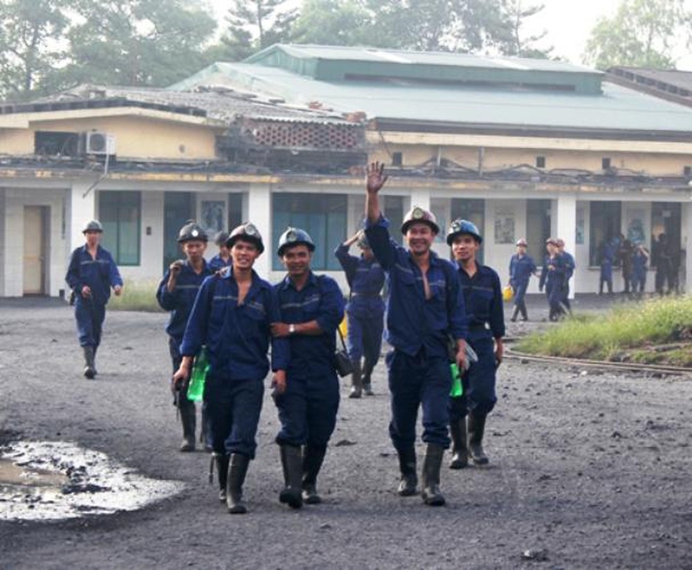Chăm lo đời sống tinh thần công nhân mỏ - Giải pháp gắn kết NLĐ với doanh nghiệp Chăm lo đời sống tinh thần công nhân mỏ - Giải pháp gắn kết NLĐ với doanh nghiệp