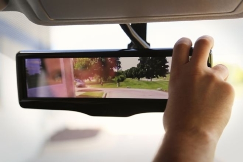 phu nu lai xe o to nhung bi quyet bo tui giup chi em lai xe an toan