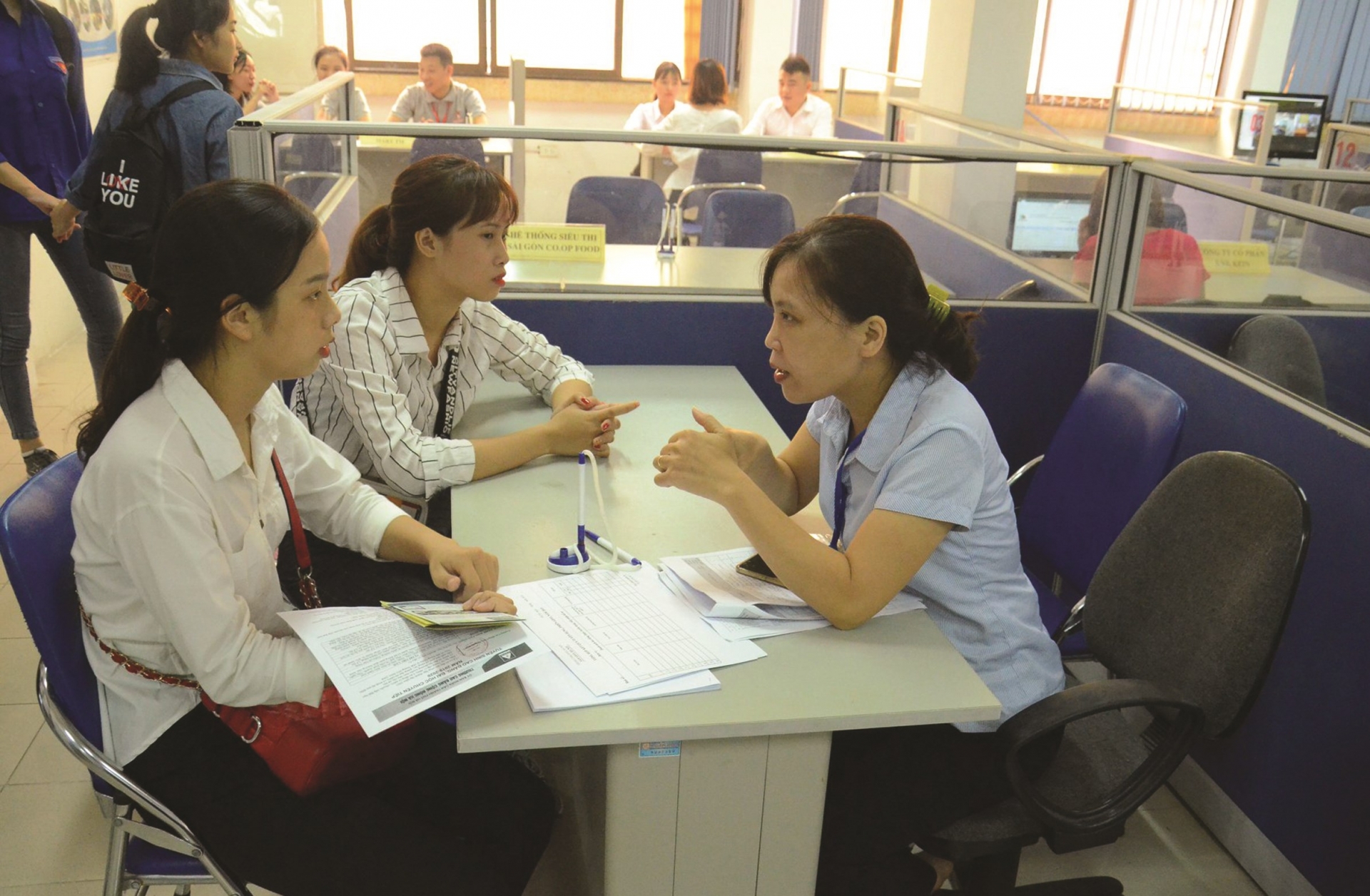 Hưởng trợ cấp thất nghiệp có được bảo hiểm y tế và nhận hỗ trợ của Chính phủ không? huong tro cap that nghiep co duoc bao hiem y te va nhan ho tro cua chinh phu khong