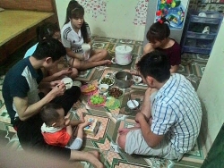 co quan chuc nang lien tiep bat giu cac xe container cho hang lau