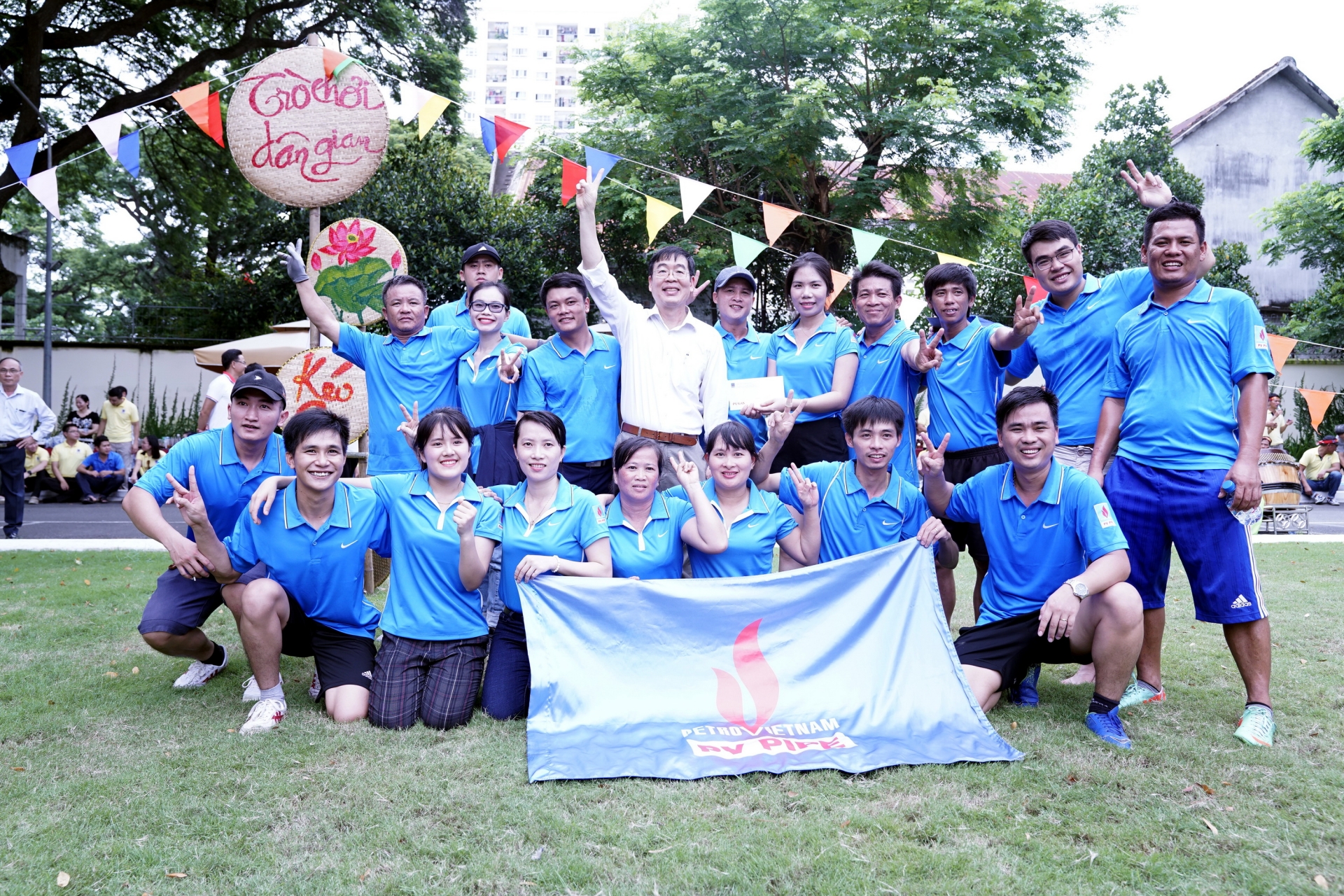 cong nhan luong muoi trieu co cuoi duoc vo khong