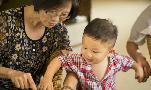 4604 vy chyng syp li dy co nen cho con chyi vyi ong ba khong cuocsongantopanvn 6