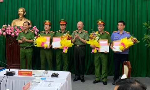 Bộ Công an chỉ đạo: Mở rộng điều tra vụ án tại Công ty Địa ốc Alibaba bo cong an chi dao mo rong dieu tra vu an tai cong ty dia oc alibaba