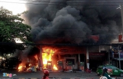 nguoi tieu dung khong can thanh toan tien mat khi do xang