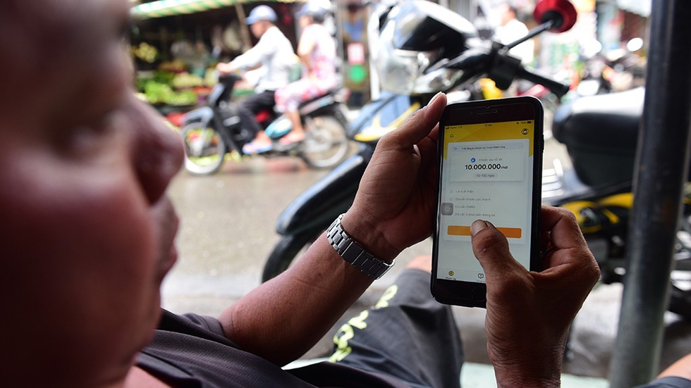 Cẩn trọng với bẫy vay tiền trực tuyến can trong voi bay vay tien truc tuyen