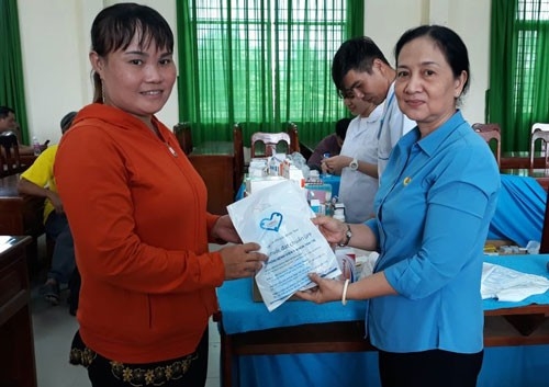 Công đoàn Đồng Tháp: Mỗi hoạt động đều hướng tới người lao động cong doan dong thap moi hoat dong deu huong toi nguoi lao dong