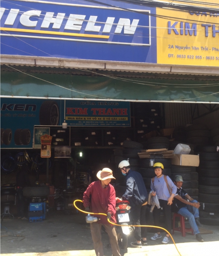 nguoi phu nu chan yeu tay mem quen lam viec nang