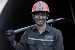 Khẳng định giá trị bản thân: Mình trong                   mắt ai?