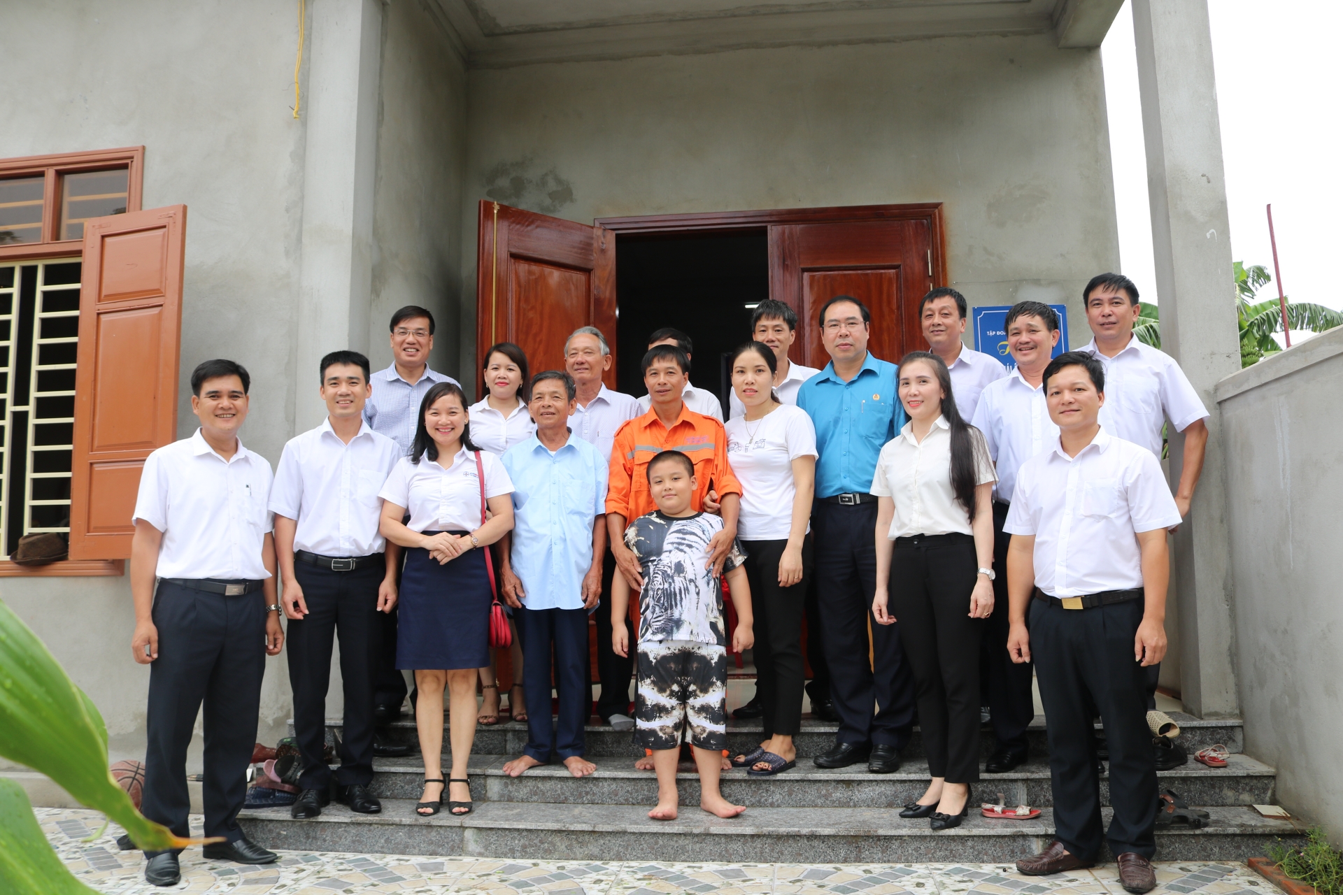 Mái ấm Công đoàn - Niềm vui đến với gia đình người lao động mai am cong doan niem vui den voi gia dinh anh trong