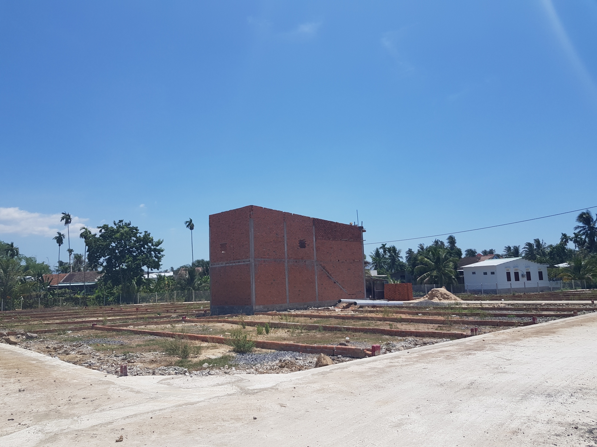 Khánh Hòa chấn chỉnh tình trạng gom đất, phân lô bán nền de tranh mot alibaba moi khanh hoa chan chinh tinh trang gom dat phan lo ban nen