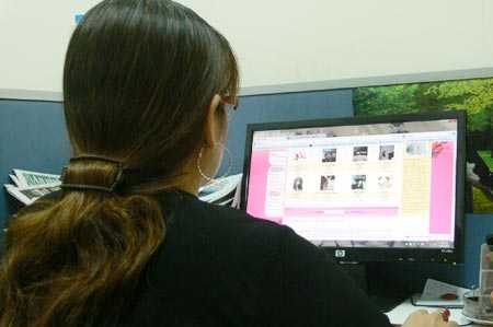 Bảo đảm an toàn cho phụ nữ và trẻ em gái trên không gian mạng bao dam an toan cho phu nu va tre em gai tren khong gian mang