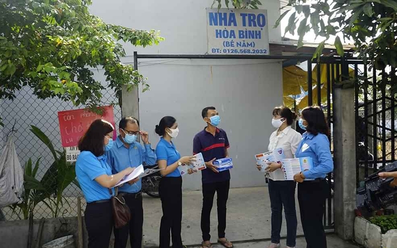 "Em ở đâu khôn thiêng về trả tiền thuê phòng cho chị"