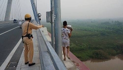 Tự tử vì tình: Sao nỡ phụ công cha mẹ?