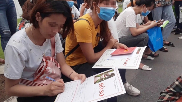 Mạnh mẽ lên, đừng ngã lòng bạn nhé!