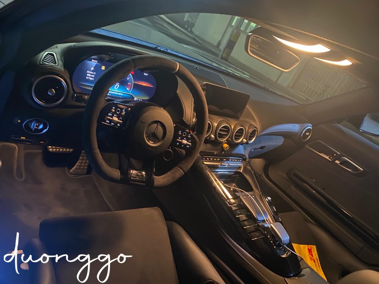 Mercedes-AMG GT R Pro đầu tiên đặt chân tới Việt Nam Mercedes-AMG GT R Pro đầu tiên đặt chân tới Việt Nam