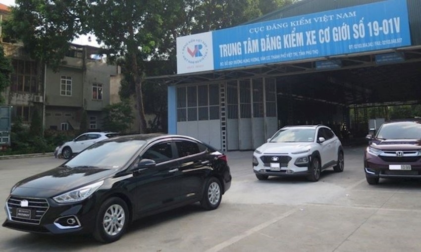 Ô tô quá hạn đăng kiểm có thể bị xử phạt 16 triệu đồng Ô tô quá hạn đăng kiểm có thể bị xử phạt 16 triệu đồng