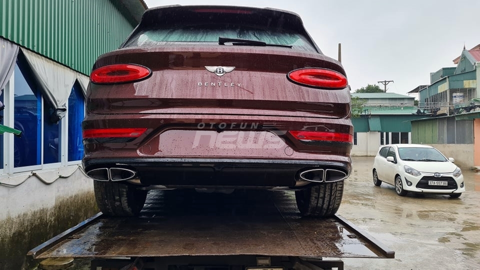 Đại gia Nghệ An chi 17 tỷ mua Bentley Bentayga First Edition Đại gia Nghệ An chi 17 tỷ mua Bentley Bentayga First Edition