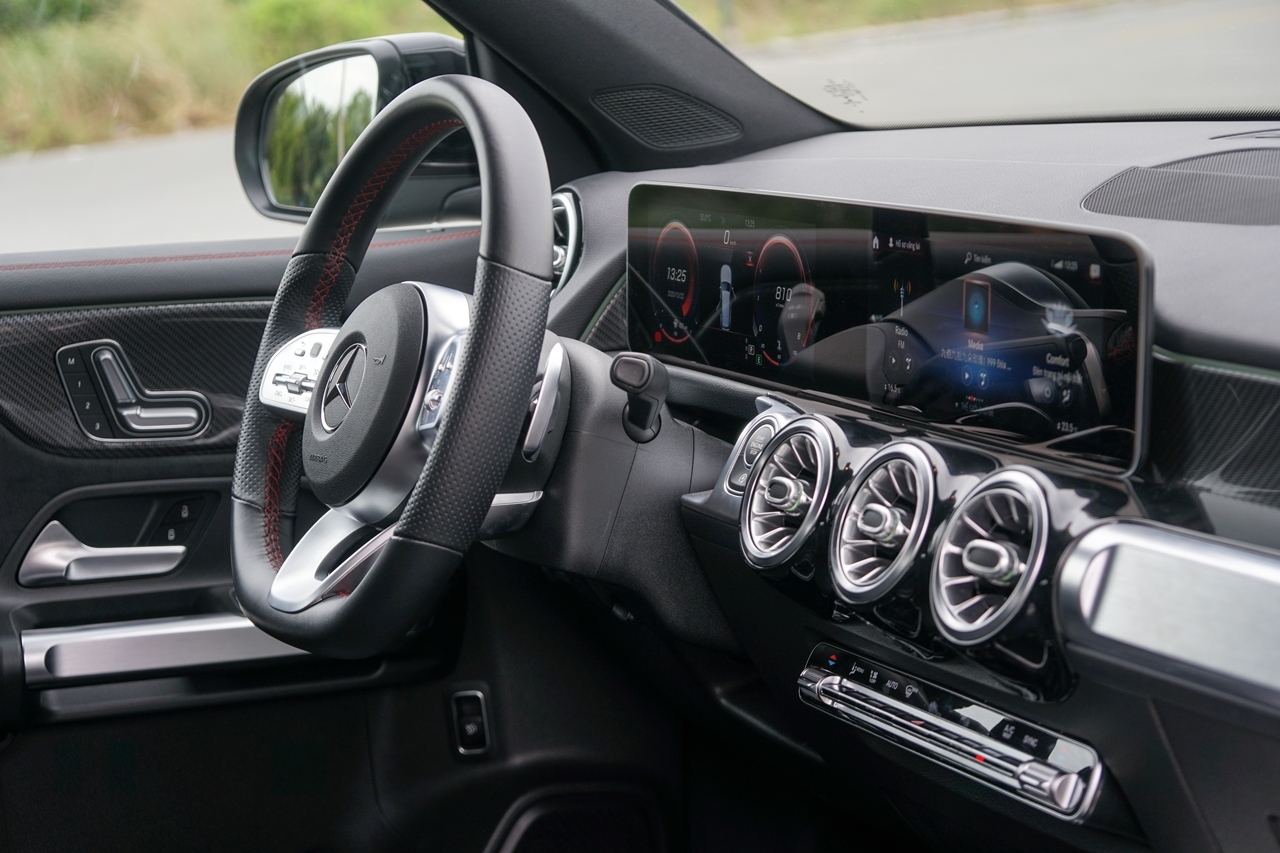 Đánh giá nhanh Mercedes-Benz GLB 200