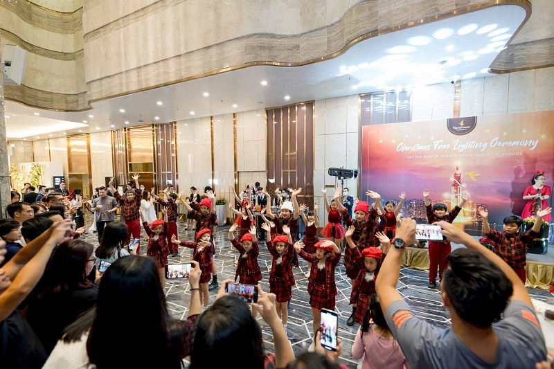 Đón mùa yêu thương với dạ tiệc Giáng Sinh 5 sao đỉnh cao Đón mùa yêu thương với dạ tiệc Giáng Sinh 5 sao đỉnh cao