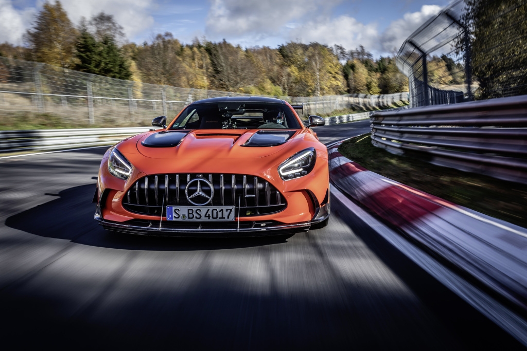 Mercedes-AMG lập 2 kỷ lục tốc độ tại đường đua Nurburgring Mercedes-AMG lập 2 kỷ lục tốc độ tại đường đua Nurburgring
